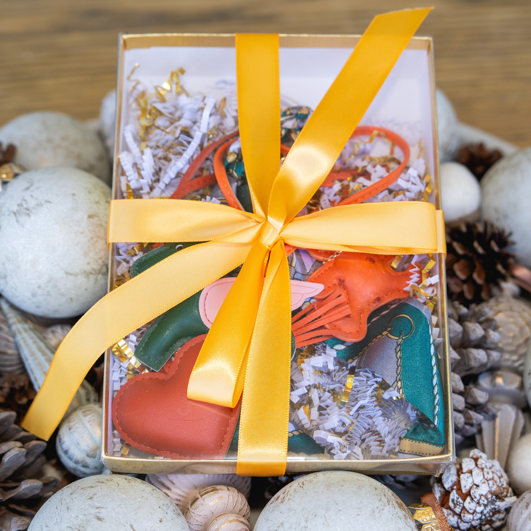 Oprah's Favorite Things 2025 - Hunter Green/Orange Bag Charm Set